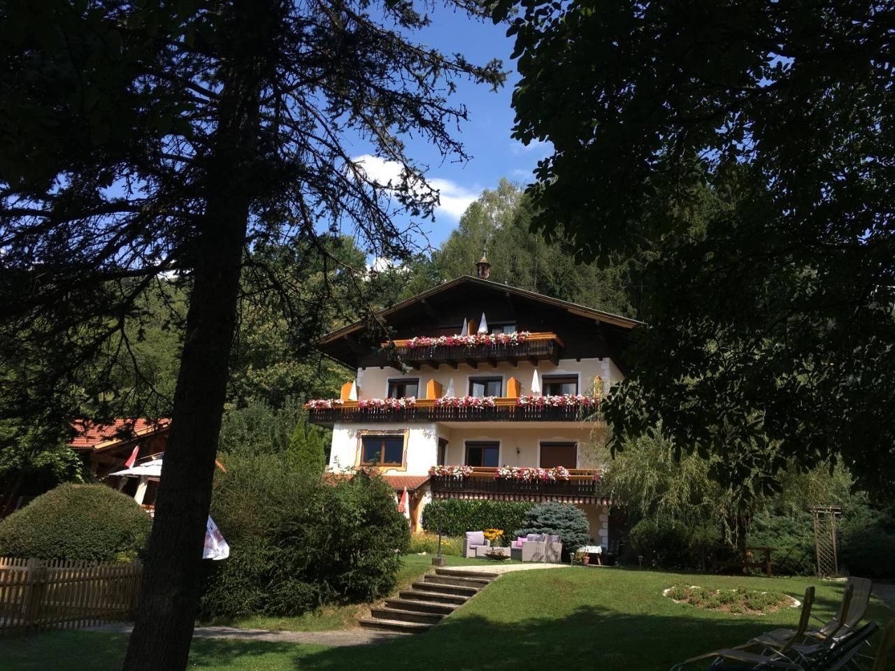 B&B Pension Karlsdorfer Hof Seeboden Exterior photo